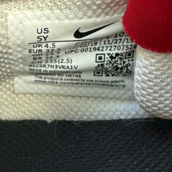 Nike Air Max Excee White University Red Women’s Size 7 Kids 5 - Picture 7 of 7